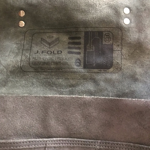 J. Fold Authentic Genuine Gray Leather Message Bag - Picture 2 of 7
